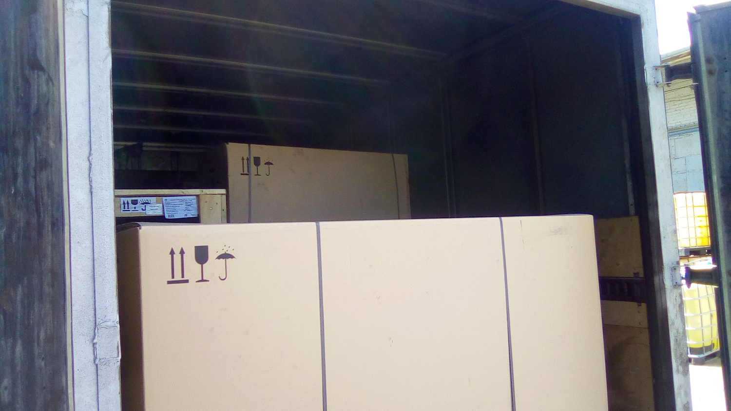 Отрузка компрессоров и запчастей дилеру в Ростове-на-Дону