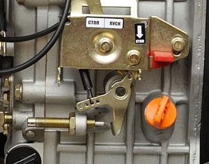 Дизельный генератор Hyundai DHY 6000LE-3  портативный фото