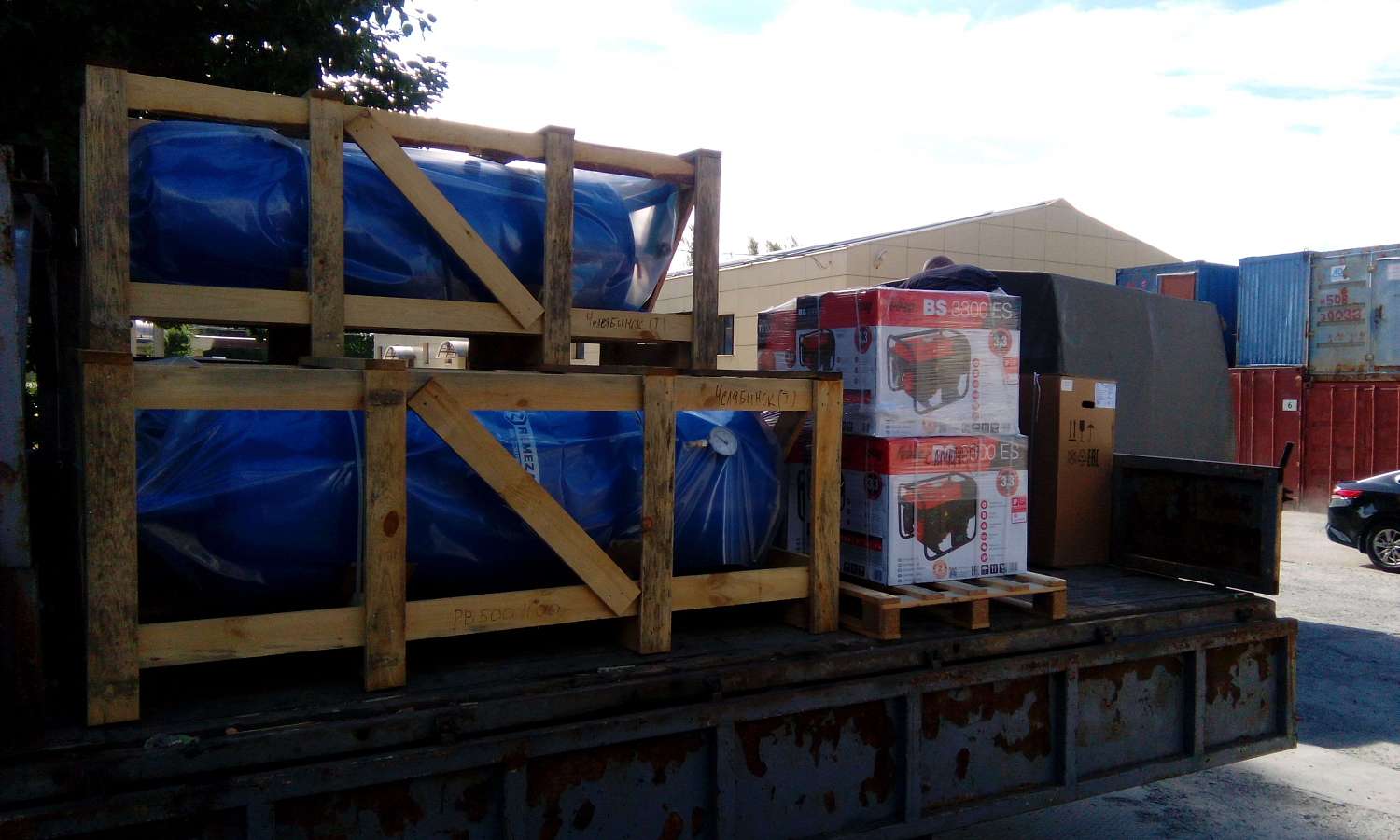 Доставка бензиновых генераторов Fubag WS 230 DDC ES  и ресиверов клиенту в Челябинск