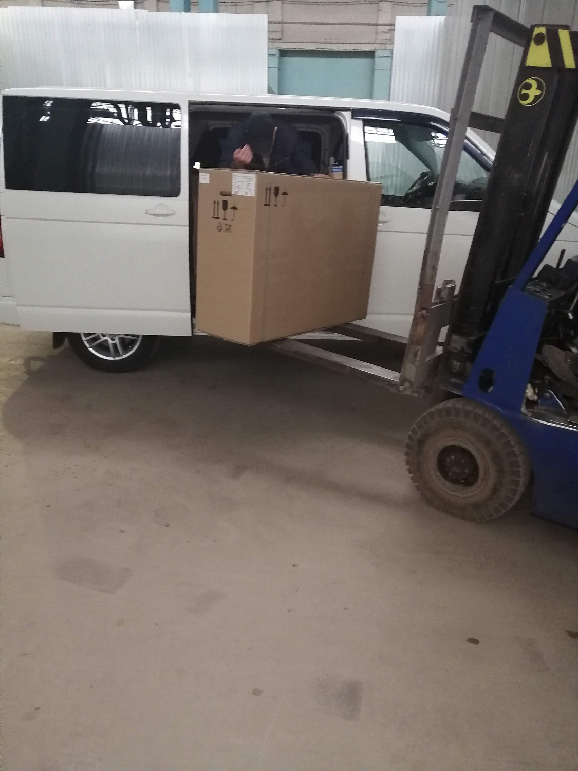 Отгрузка дилеру двух поршневых компрессоров