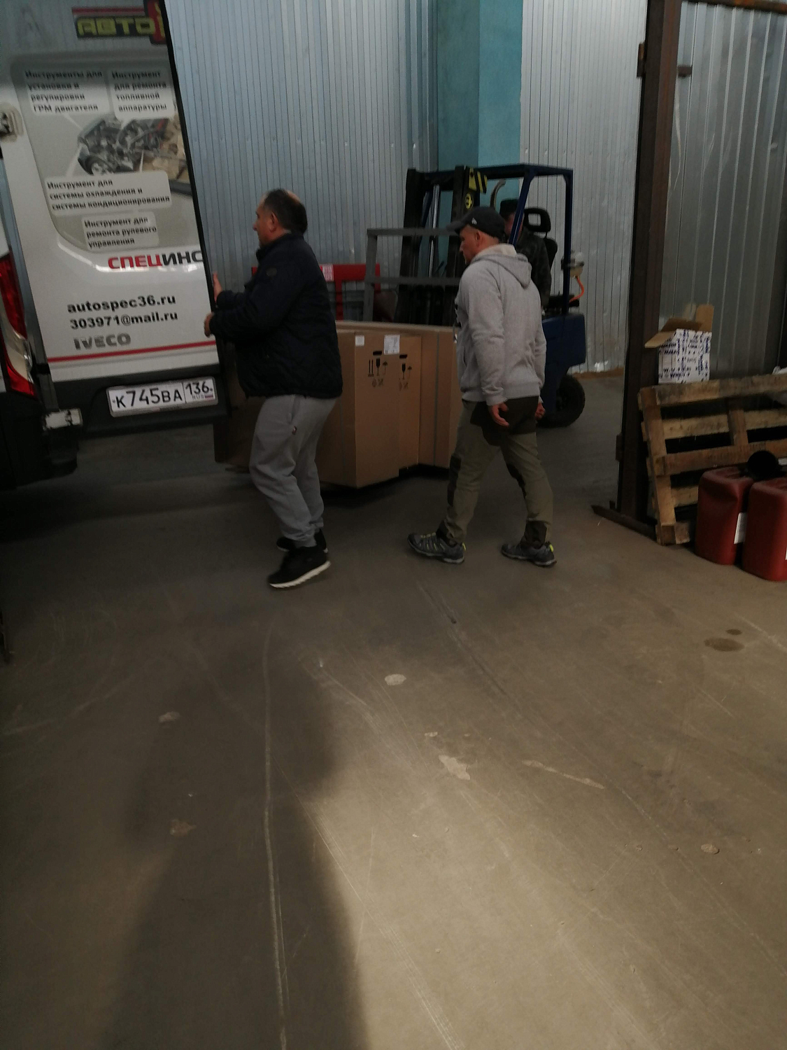 Отгрузка трех компрессоров дилеру