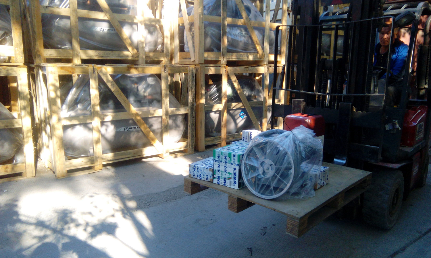 Отгрузка запчастей для комперссора